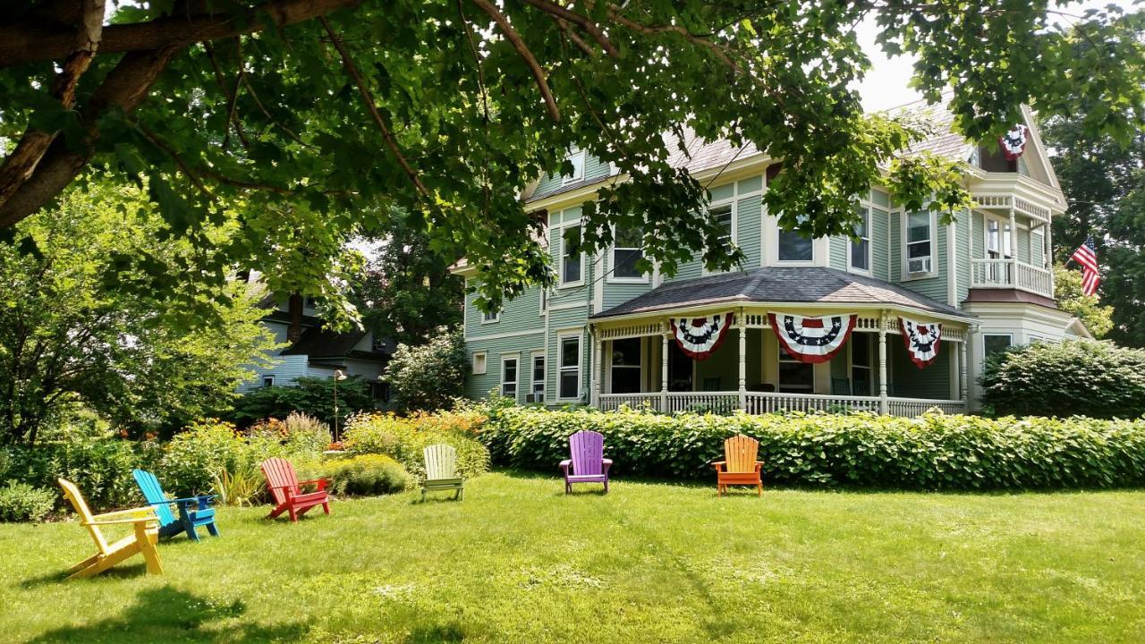 Heart Of The Village Bed & Breakfast In Shelburne Vt Exterior foto